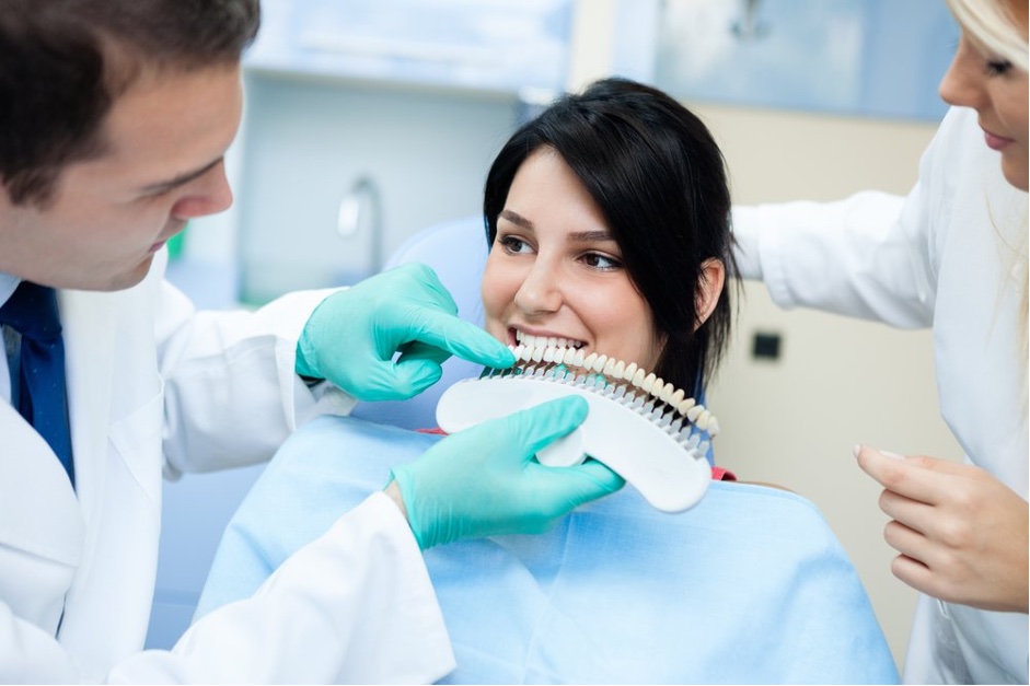 Отбеливание зубов домашних условиях - статья стоматологии КосмоДентис СПБ