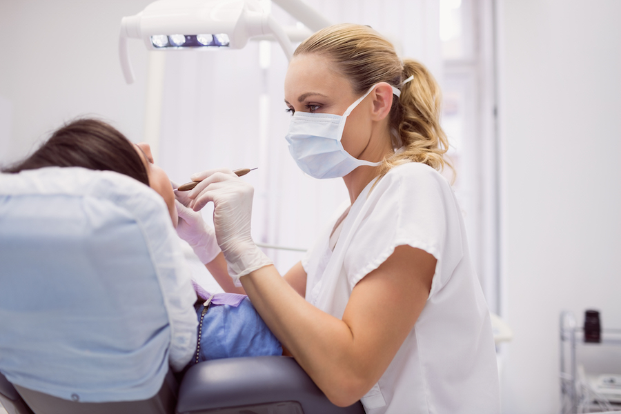 стоматолог и пациент